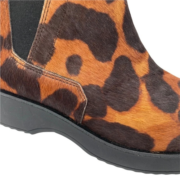 NWOT Louise et Cie  Brown Zareb Chelsea Platform Cow Hair Pull Boot Sz:7.5M - Picture 3 of 8